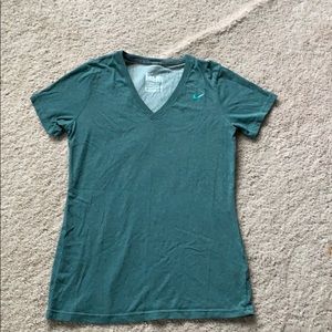 Like new, Nike V neck tee! Size large